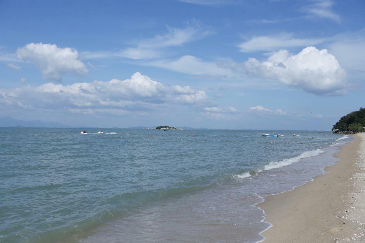 Smell Rose Beach Garden Batu Ferringhi Exterior foto